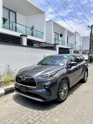 Toyota Highlander Platinum 2021 Gray