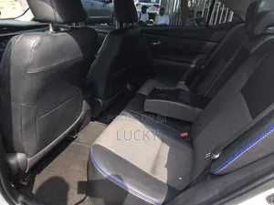 Toyota Corolla SE 4dr Sedan (1.8L 4cyl CVT) 2017 White