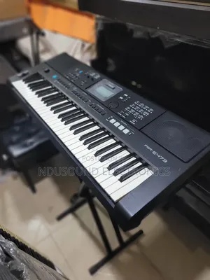 Yamaha PSR E473