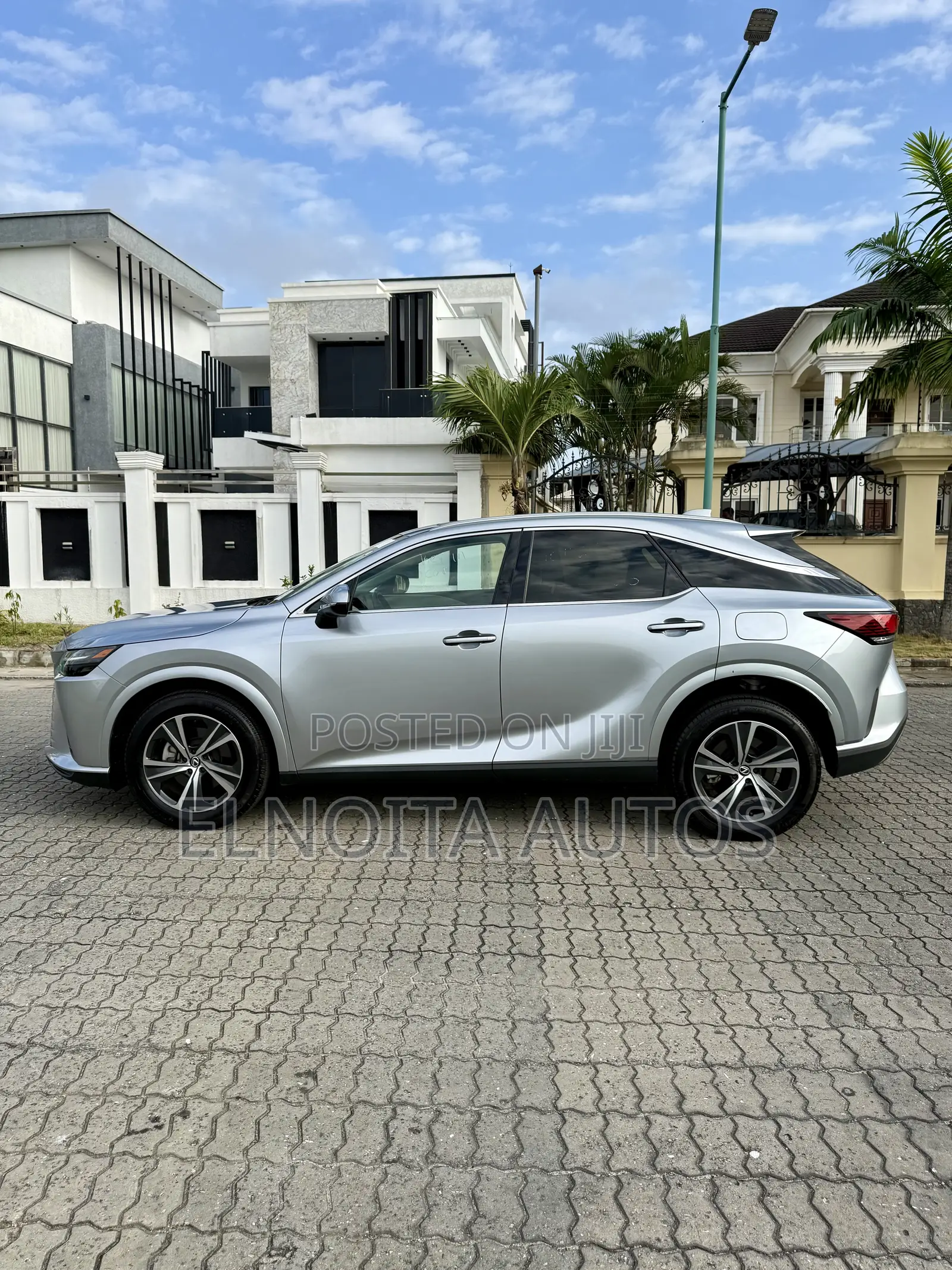 Lexus RX 350 Luxury 2023 Silver
