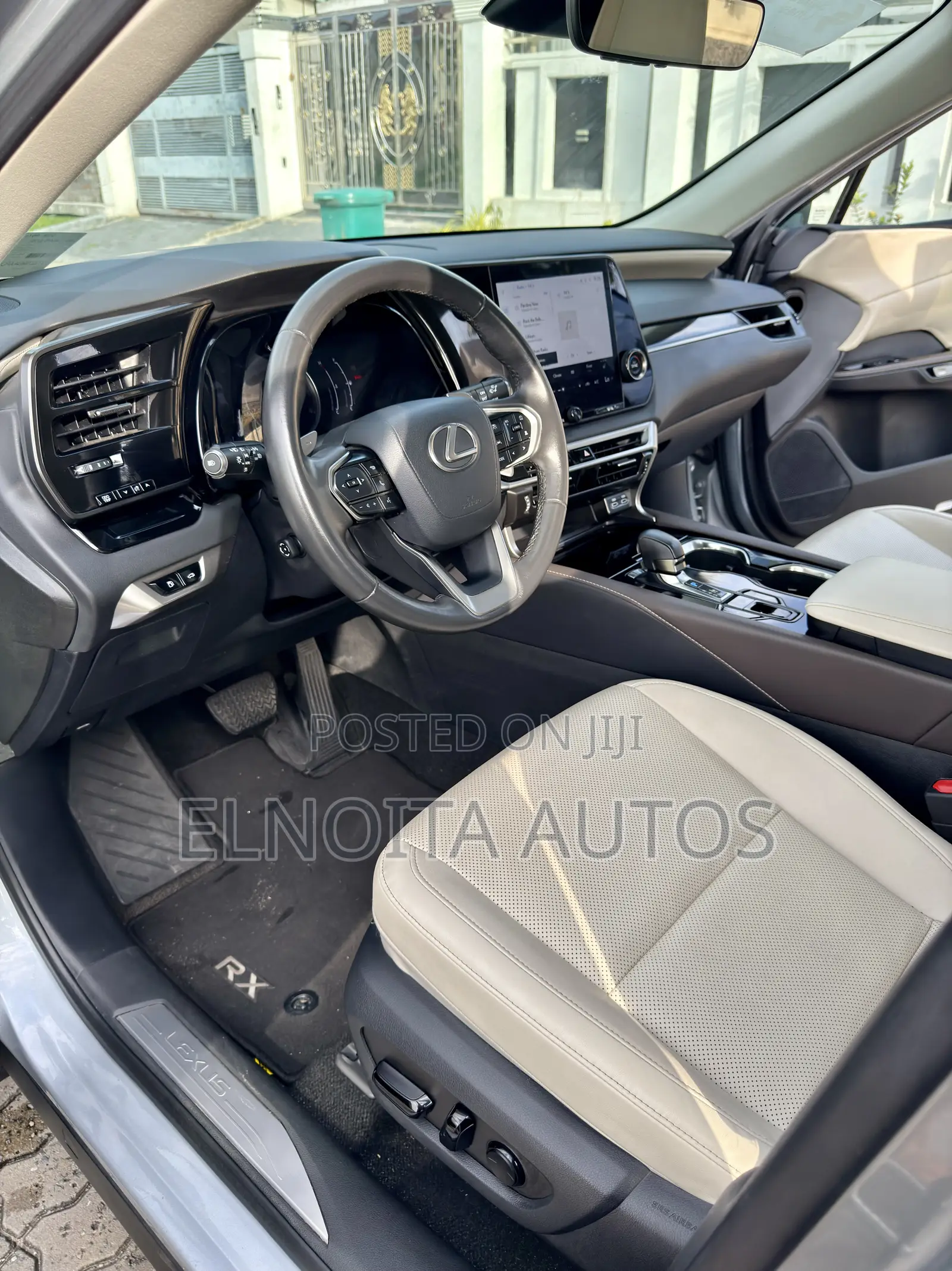 Lexus RX 350 Luxury 2023 Silver
