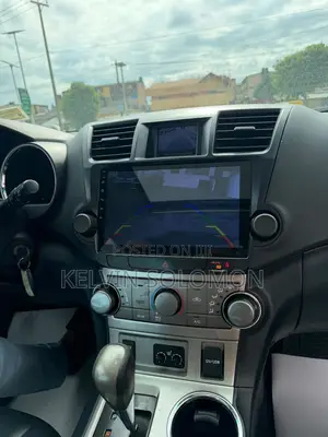 Toyota Highlander SE 2012 Gray