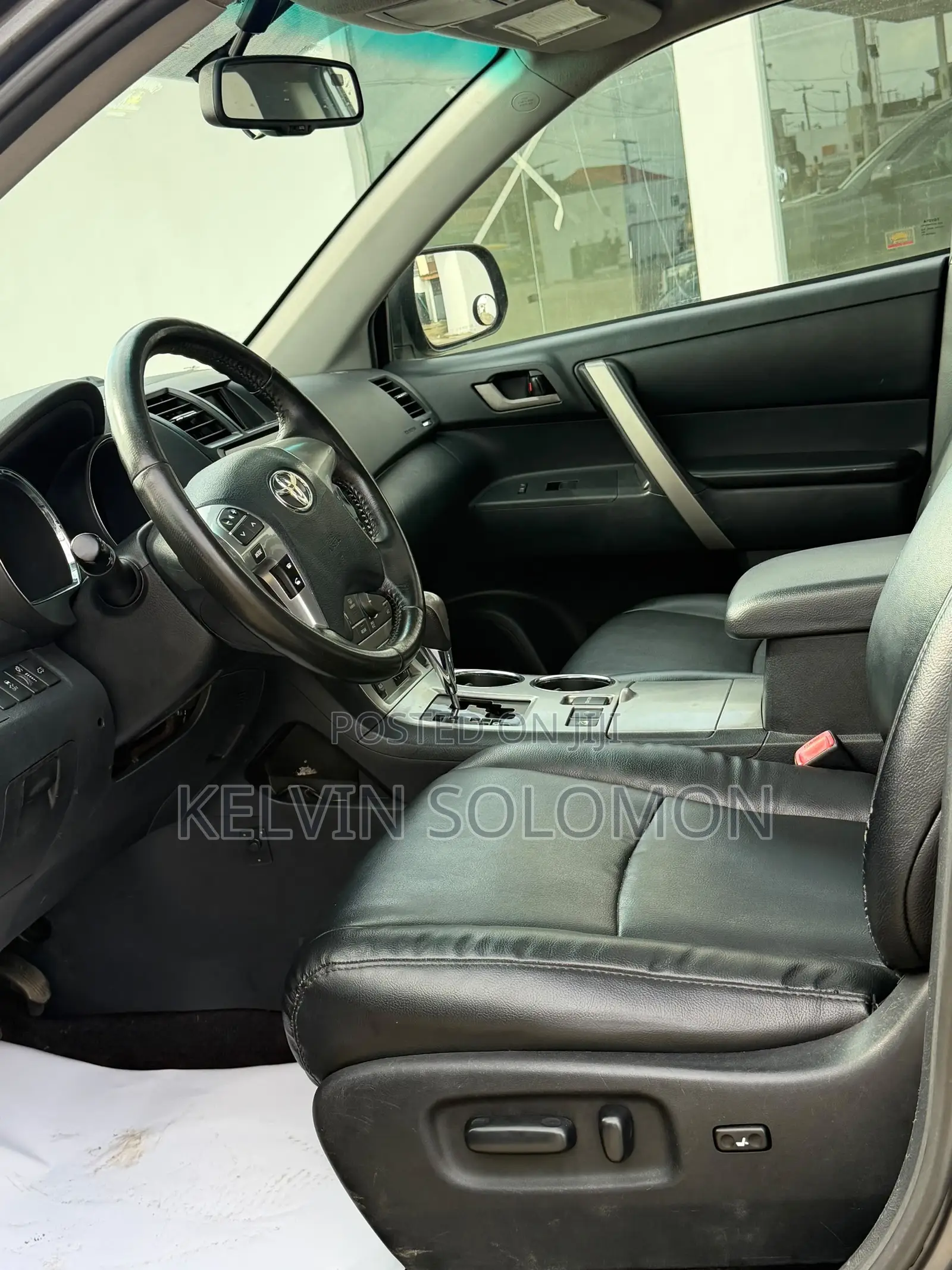 Toyota Highlander SE 2012 Gray
