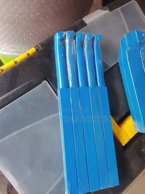 Carbide-Tipped Lathe Tool Bits or Turning Tools