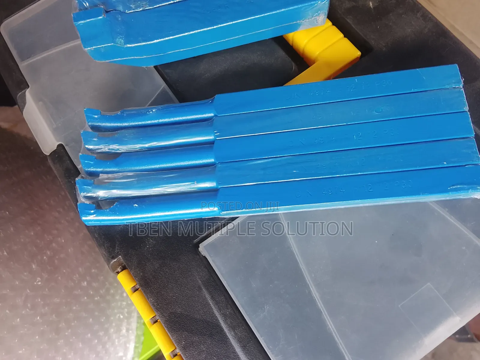 Carbide-Tipped Lathe Tool Bits or Turning Tools