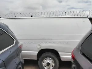 Ford E250 2010 White
