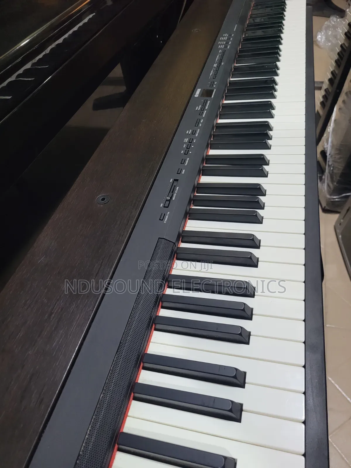 Yamaha P 140