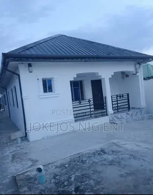 3bdrm Bungalow in Gbetu New Road, Awoyaya for sale