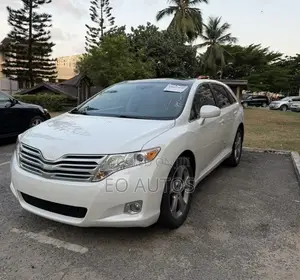 Toyota Venza XLE 2010 White