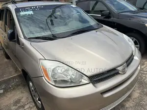 Toyota Sienna LE 2008