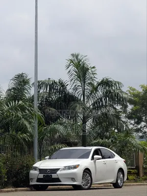 Lexus ES 2015 White