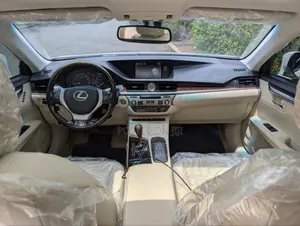Lexus ES 2015 White