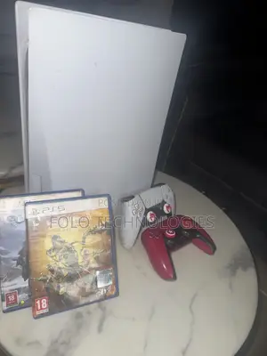 PlayStation 5 + 7 Big Games 2 Pads
