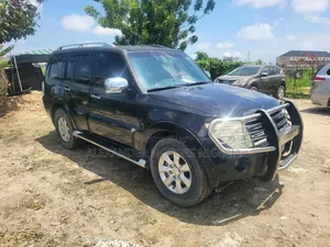 Mitsubishi Pajero 2010 Black