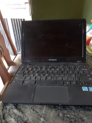Laptop Samsung Chromebook Plus 32GB Intel Core i9 SSHD (Hybrid) 128GB