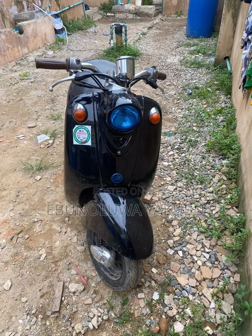 Yamaha 2012 Black