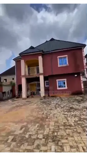Furnished 18bdrm House in Benin City for sale