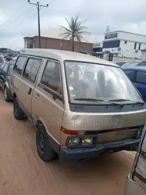 Nissan Vanette 1995 Brown