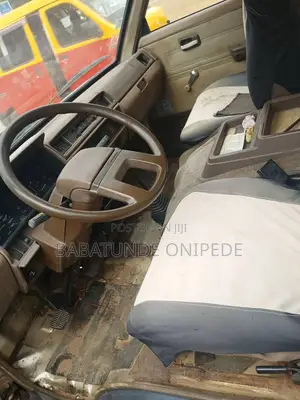 Nissan Vanette 1995 Brown