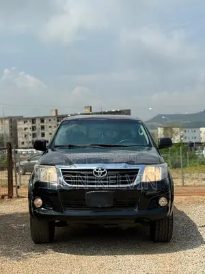 Toyota Hilux 3.0 D-4D 4x4 2014 Black
