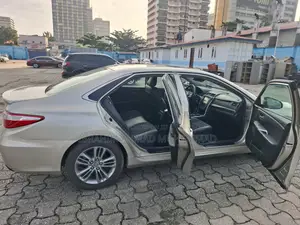 Toyota Camry SE 4dr Sedan (2.5L 4cyl 6A) 2015 Beige