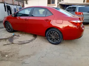 Toyota Corolla 2015 Red
