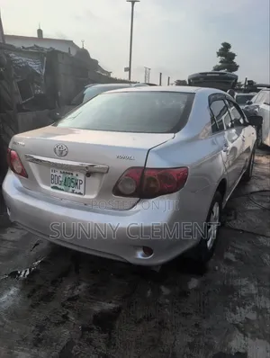 Toyota Corolla 2010 Silver