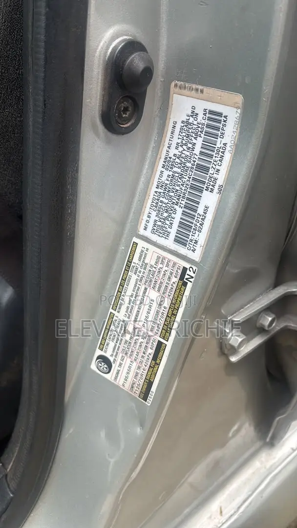Toyota Corolla 2004 Silver