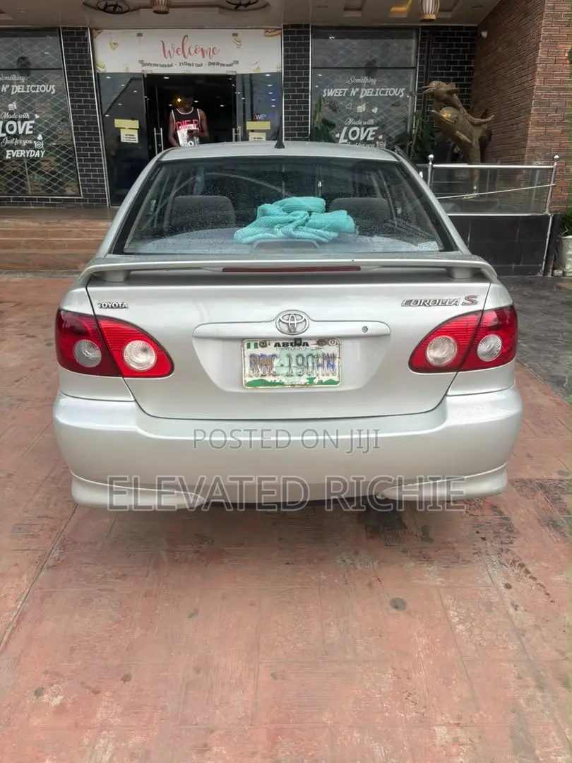Toyota Corolla 2004 Silver