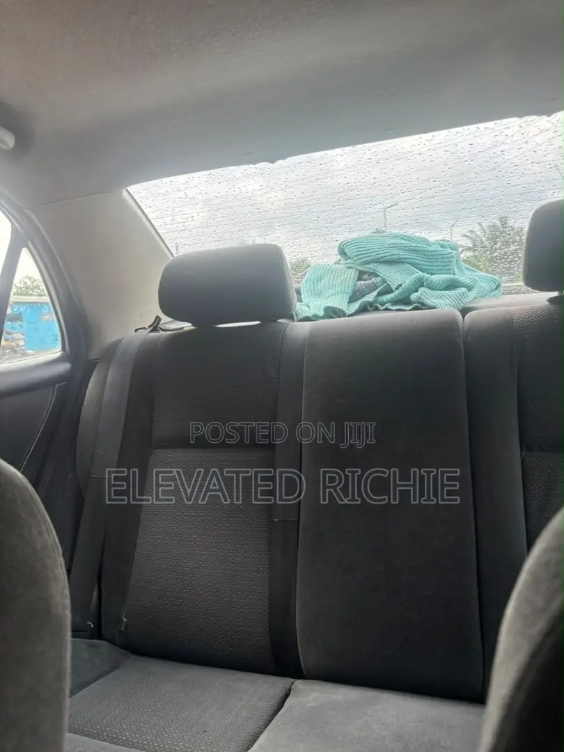 Toyota Corolla 2004 Silver