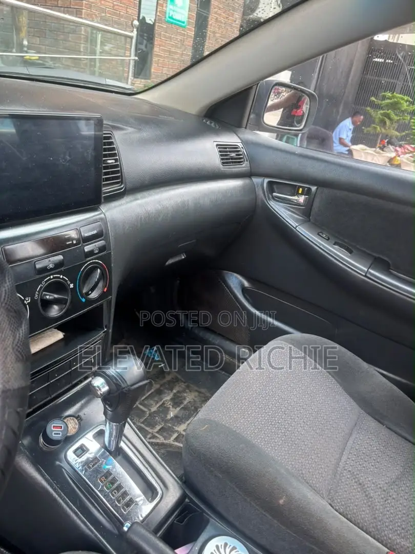 Toyota Corolla 2004 Silver
