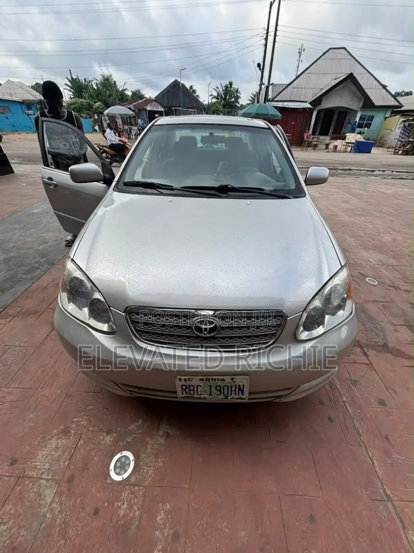 Toyota Corolla 2004 Silver