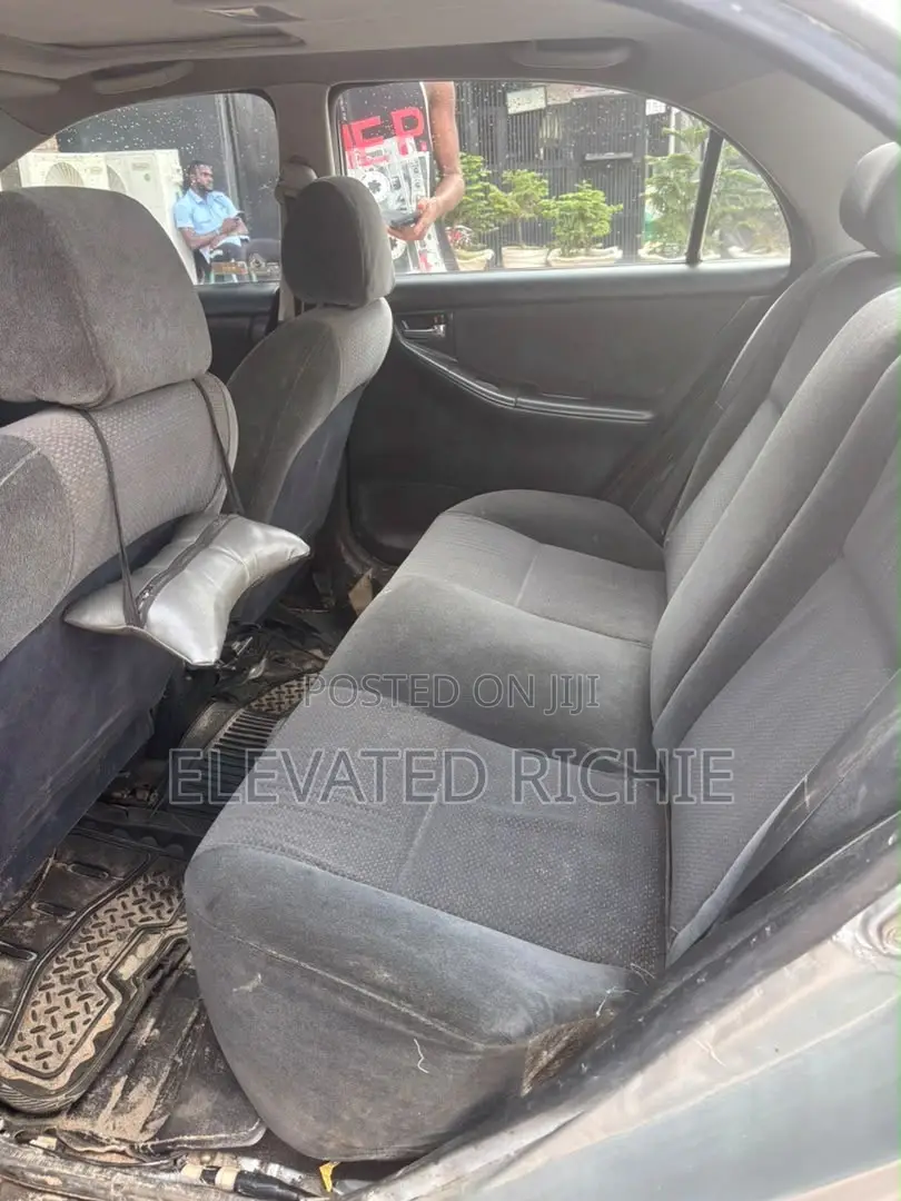Toyota Corolla 2004 Silver