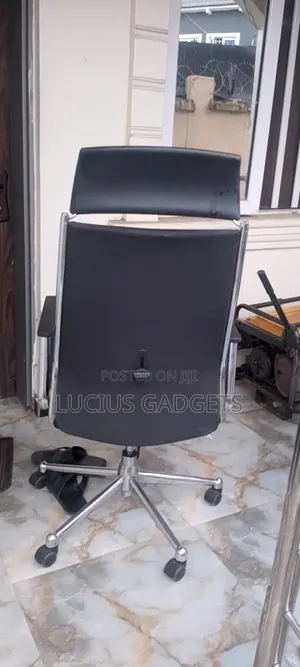 Ergonomic Office Swivel Chair