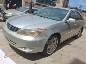Toyota Camry 2004 Silver