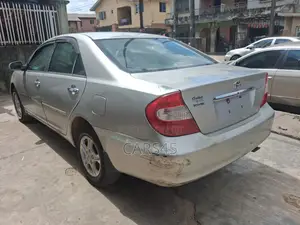 Toyota Camry 2004 Silver