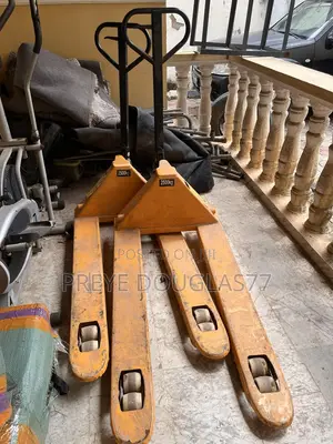 Used 2.5 Ton Manual Hydraulic Pallet Jack
