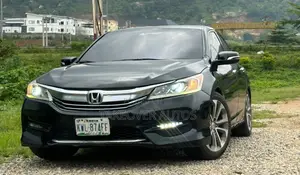 Honda Accord Touring 4dr Sedan FWD (3.5L 6cyl 6A) 2016 Black