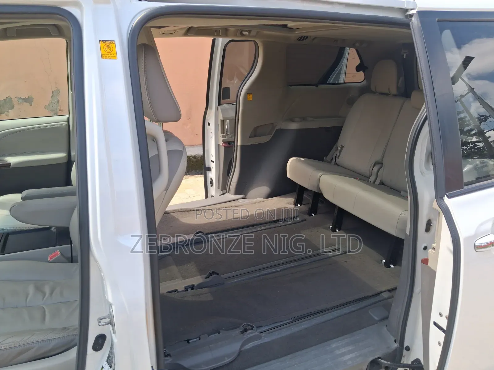Toyota Sienna 2011 White