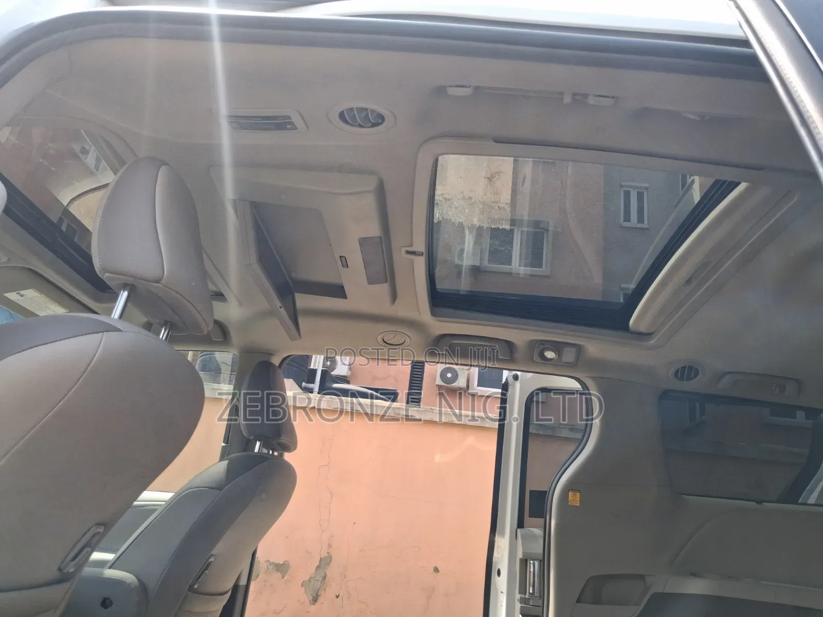 Toyota Sienna 2011 White