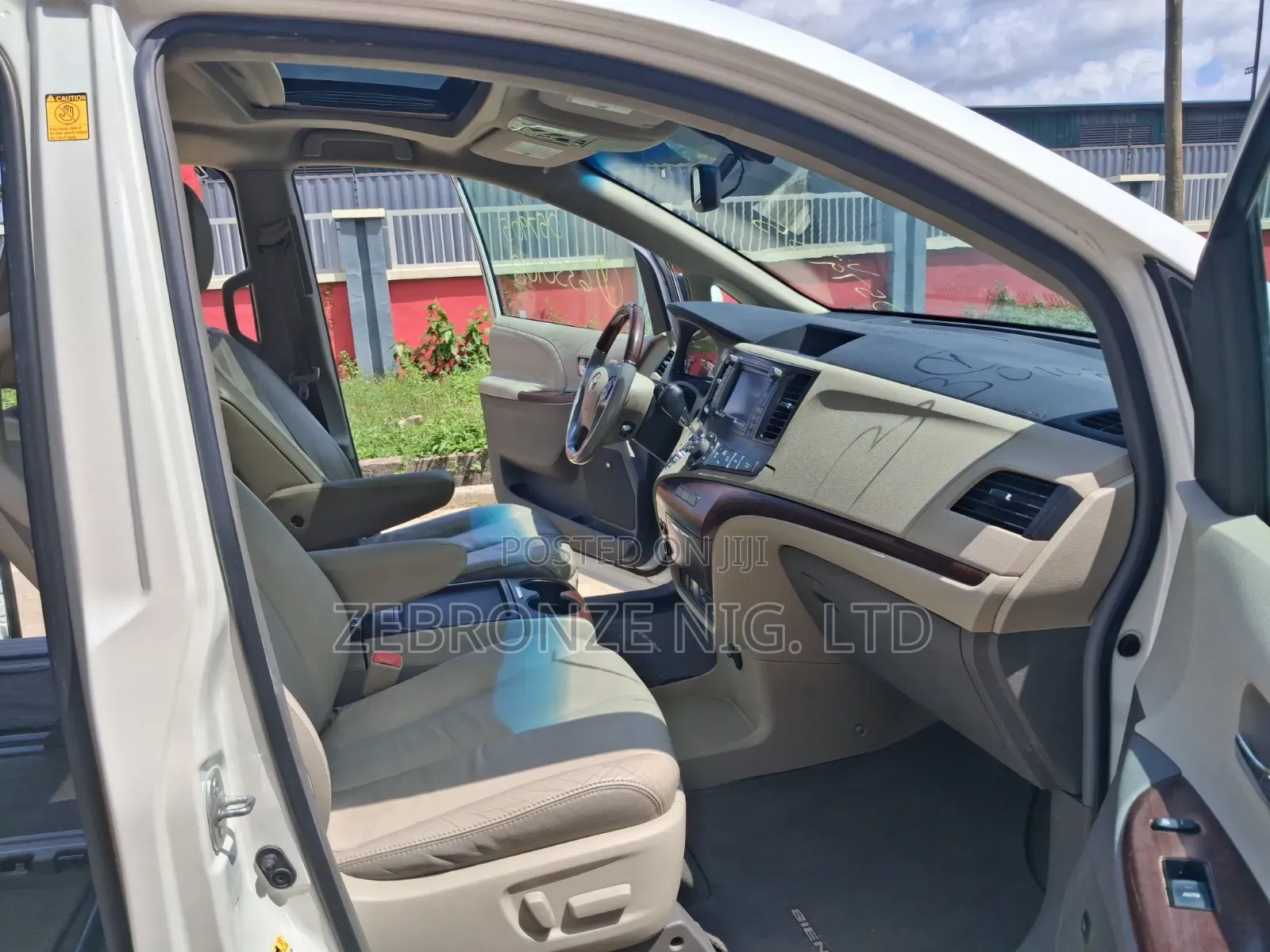 Toyota Sienna 2011 White