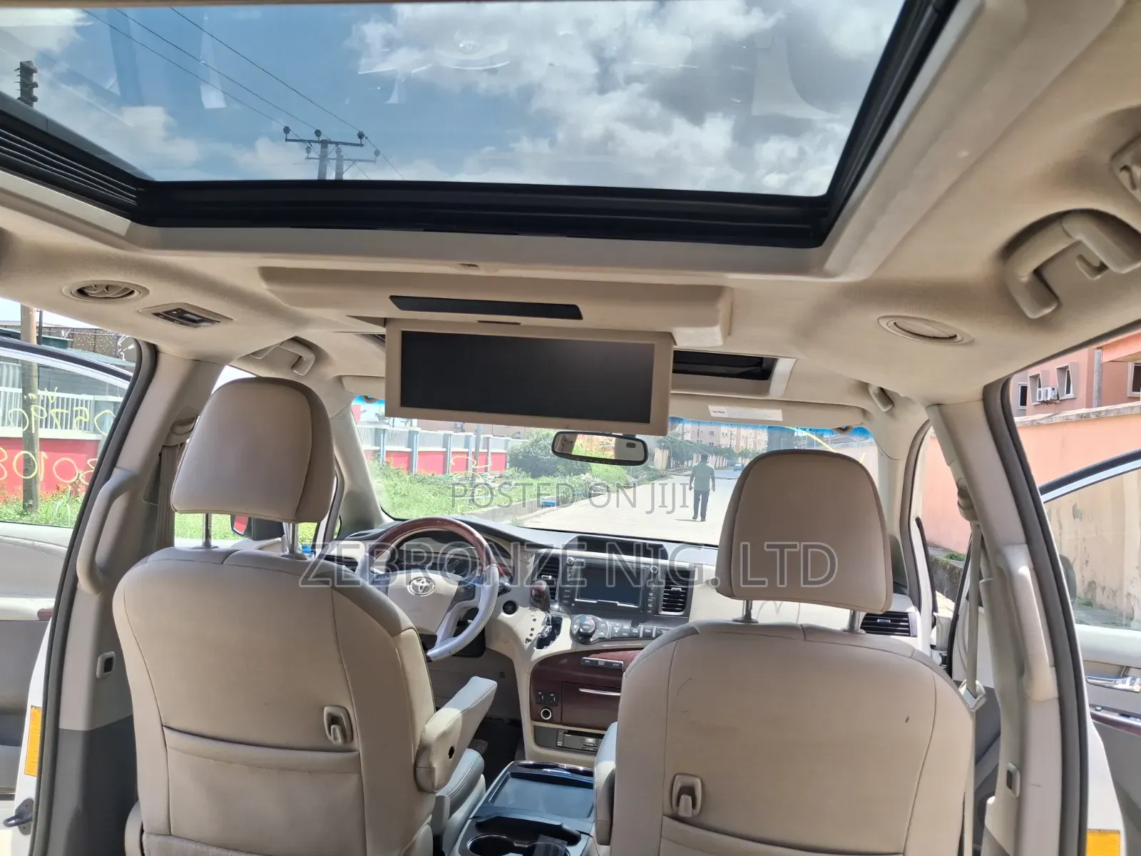 Toyota Sienna 2011 White
