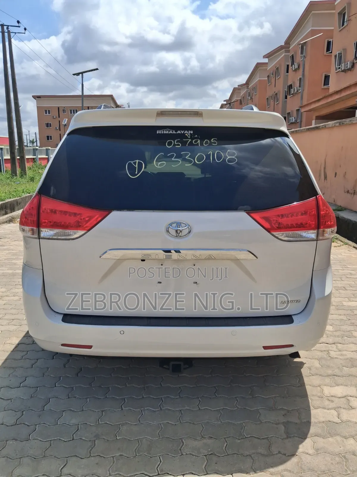 Toyota Sienna 2011 White