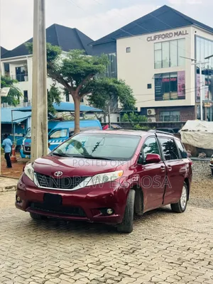 Toyota Sienna 2012 Brown
