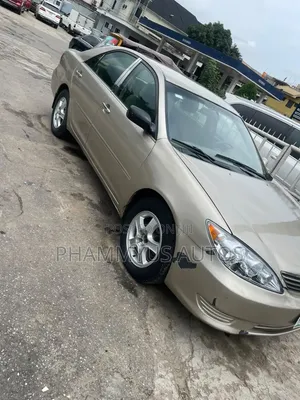 Toyota Camry LE 2026 Gold