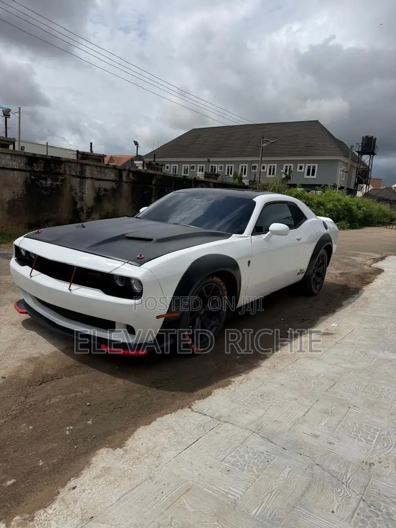 Dodge Challenger SXT 2016 White