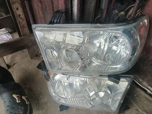 Head Light Tundra 2010