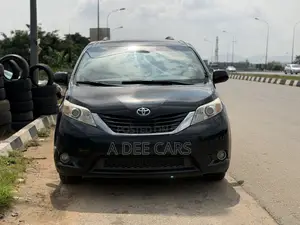 Toyota Sienna 2015 Black
