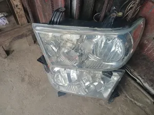 Head Light Tundra 2010