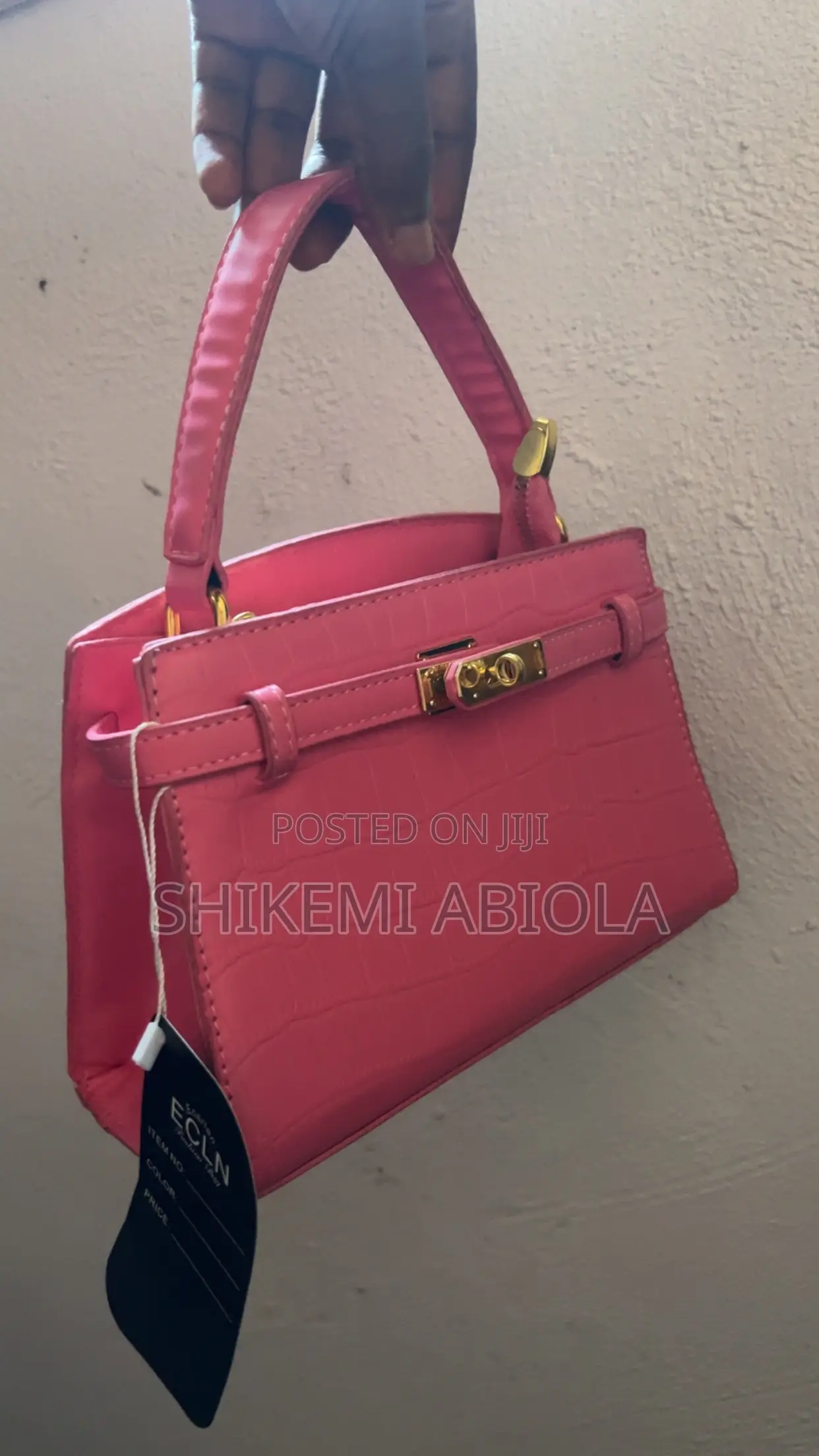 Elegant Ladies Shoulder Bag